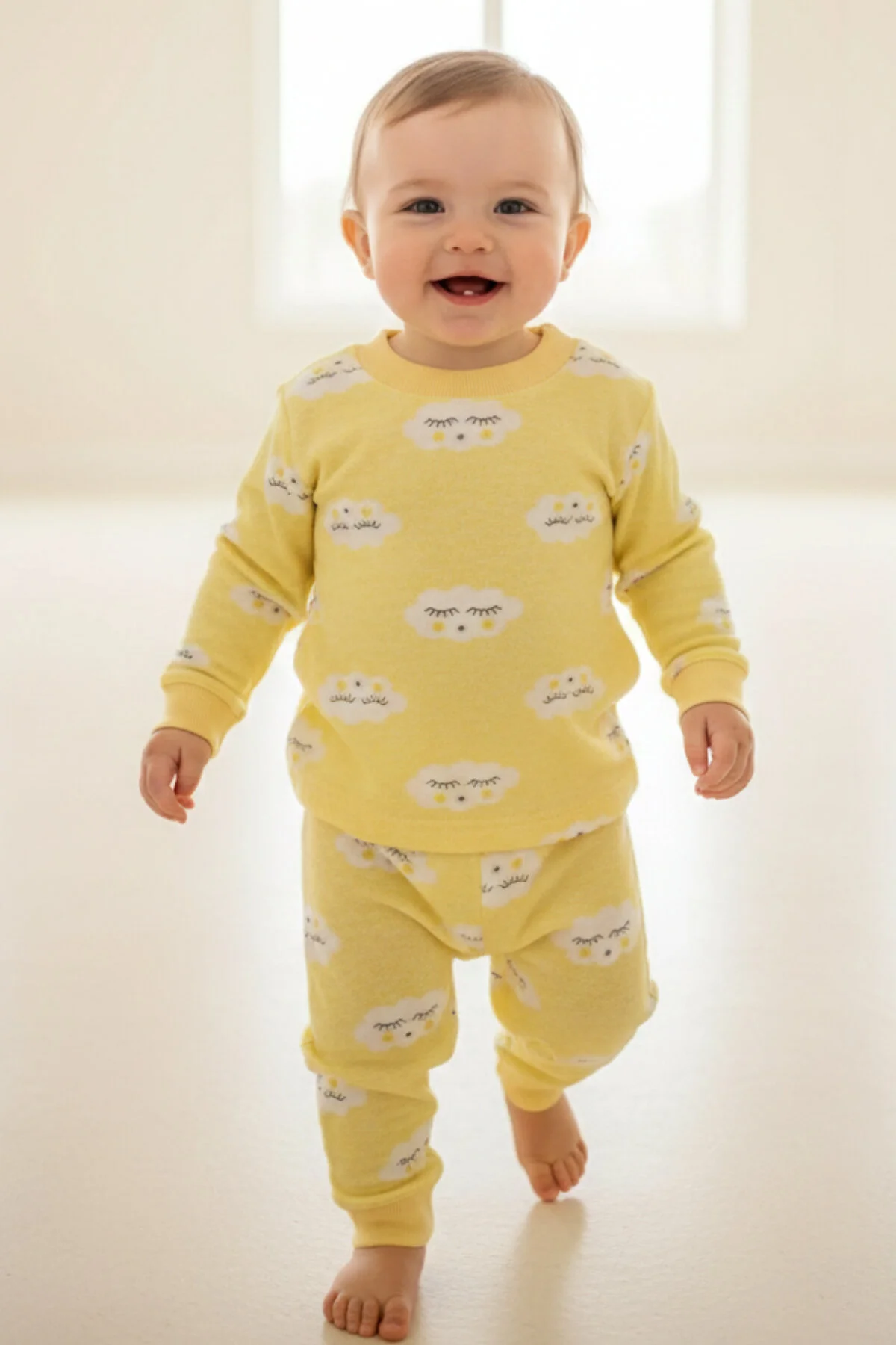 Bulut Desenli Pamuklu Sarı Alt Üst Bebek Pijama Takımı