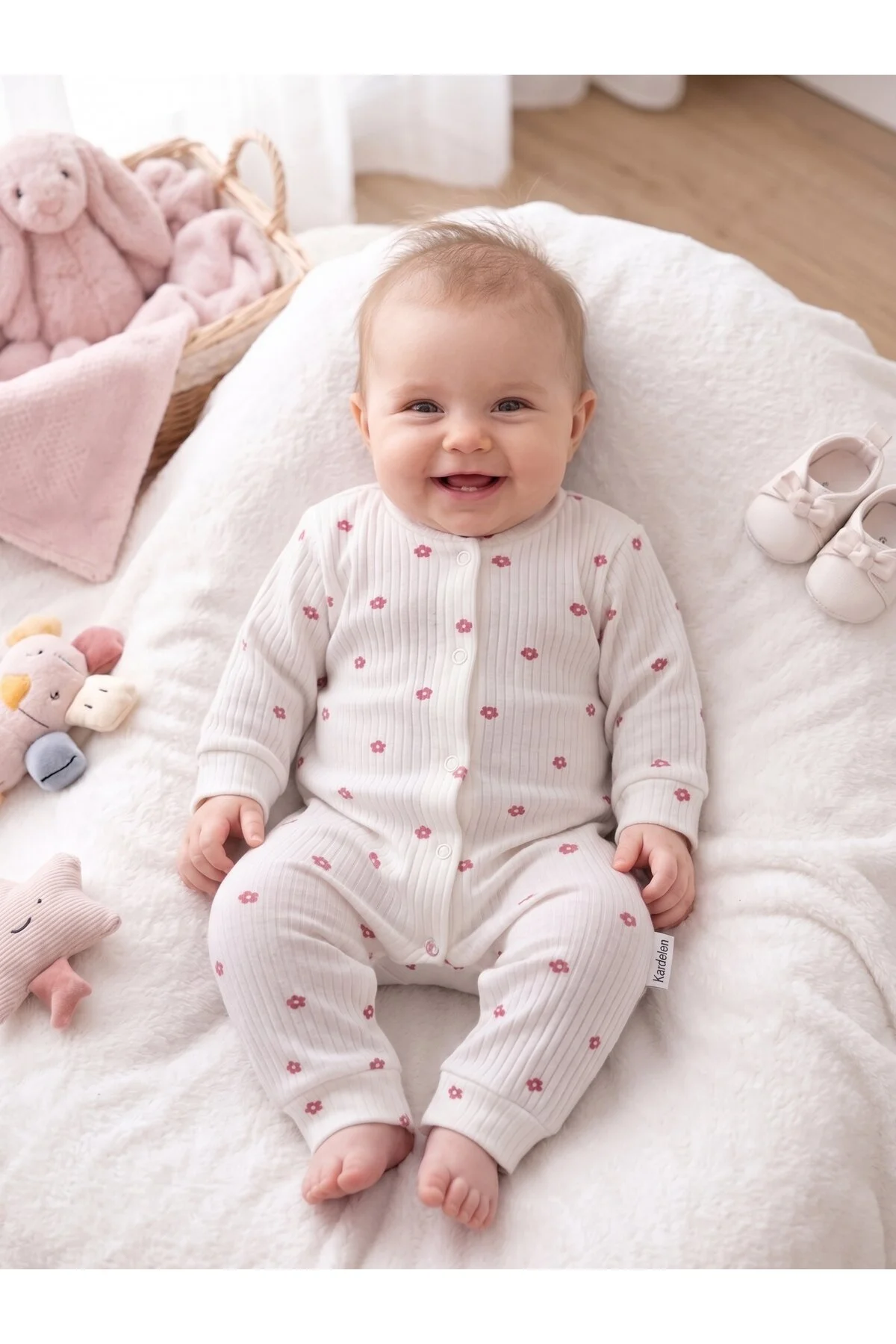 Minik Papatya Desenli Fitilli Kumaş % 100 Pamuk Önden Çıtçıtlı 3-6-9 Ay Yenidoğan Bebek Tulum