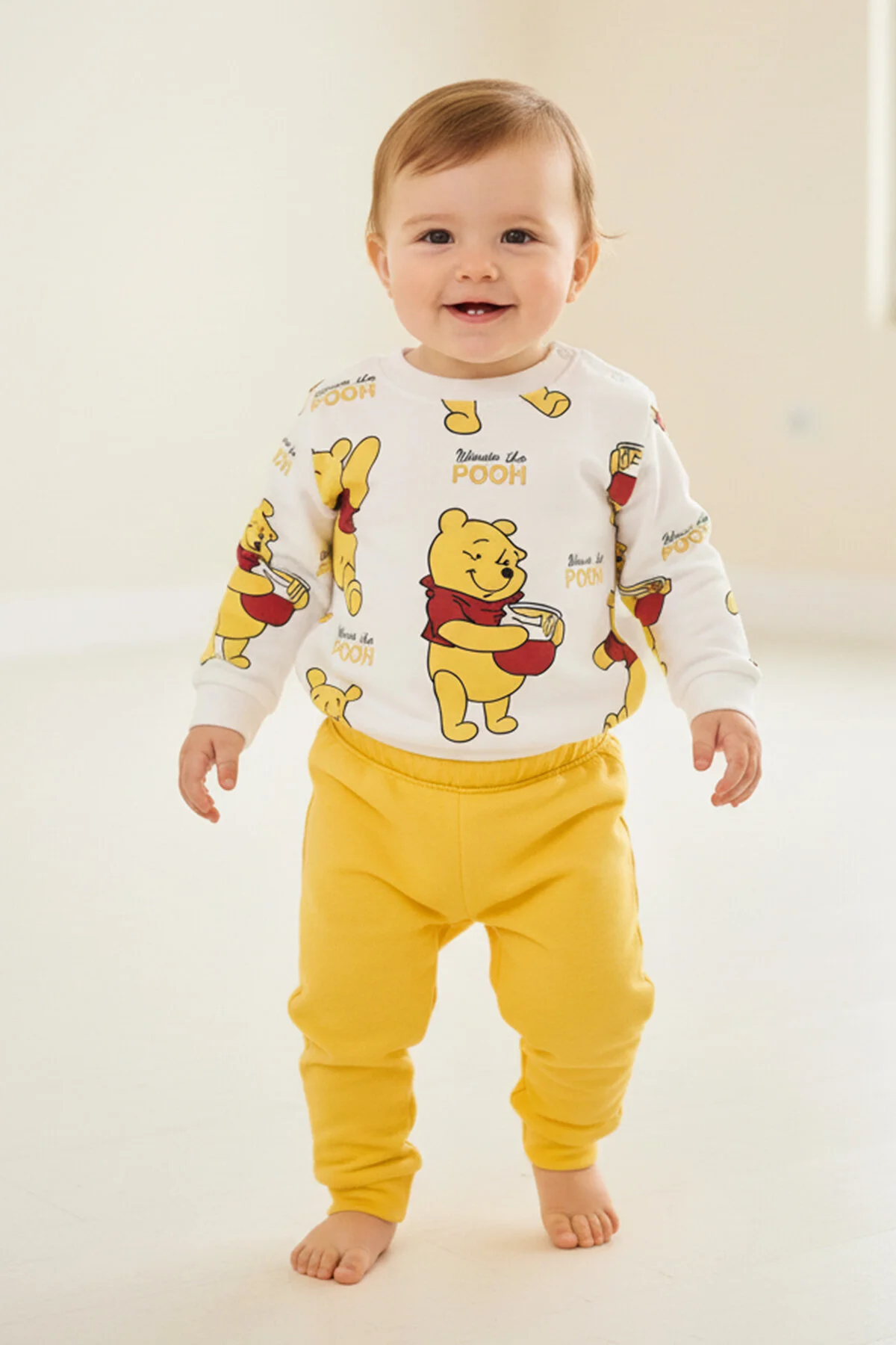Pooh Çizgi Karekterli Omuzdan Çıtçıtlı %100 Pamuk Unisex Mevsimlik Penye Bebek Takım 6-12-18 Ay